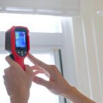 home inspector use thermal imager (fileminimizer)